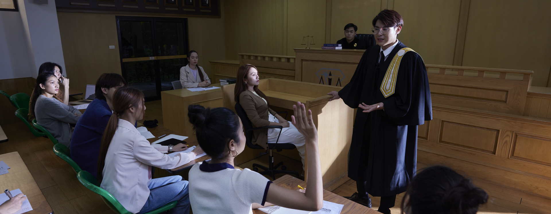 หลักสูตรนิติศาสตรบัณฑิต