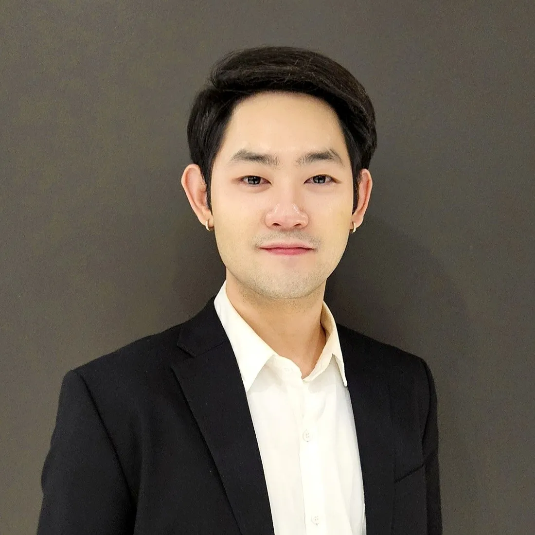 คุณชนนท์ จันทสูรย์