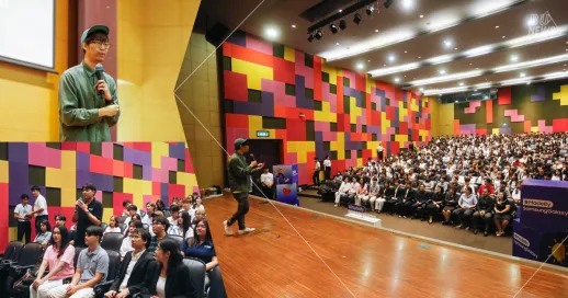 School of Business Administration organized a welcome activity for first-year students under the concept "Design Your Dreams, Build Your Future", aimed at inspiring a passion for learning and preparing students for the digital business landscape. The event also promoted the ethical use of artificial intelligence (AI) technology, with support from Thai Samsung Electronics Co., Ltd.
