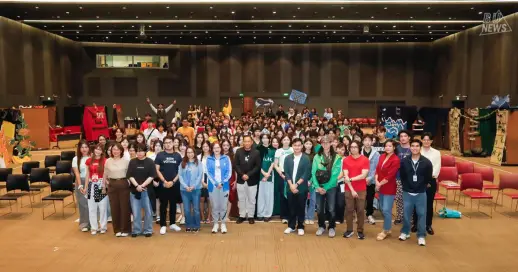 สาขาวิชาภาษาอังกฤษ คณะมนุษยศาสตร์และการจัดการการท่องเที่ยว จัดกิจกรรม English Major DNA Day 2026 สำหรับนักศึกษาชั้นปีที่ 1 เพื่อบ่มเพาะ DNA ของสาขาวิชาภาษาอังกฤษตั้งแต่ก้าวแรกของการเรียน ผ่านการลงมือปฏิบัติในรูปแบบ Experience Design ที่ผสานทักษะภาษาอังกฤษ ความคิดสร้างสรรค์ และการออกแบบประสบการณ์จากโจทย์จริงของภาคธุรกิจ