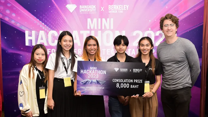 ขอแสดงความยินดีกับทีมนักศึกษาคณะบัญชี มหาวิทยาลัยกรุงเทพ ที่ได้รับรางวัล Consolation Prize ในการแข่งขัน MINI HACKATHON 2023 จัดโดยมหาวิทยาลัยกรุงเทพ ร่วมกับ Berkeley SkyDeck Fund