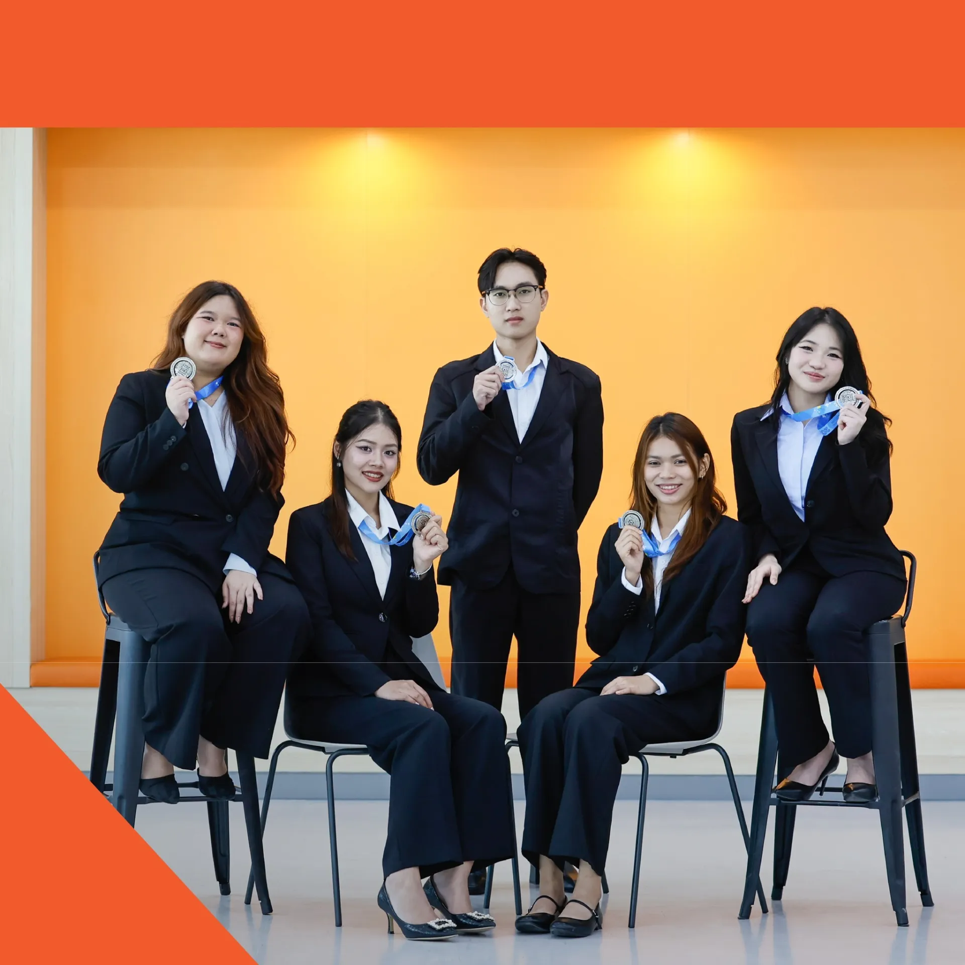 ขอแสดงความยินดีกับทีมนักศึกษาคณะบัญชี มหาวิทยาลัยกรุงเทพ ที่ได้รับรางวัลเหรียญเงิน ในการแข่งขันกรณีศึกษาทางบัญชีระดับประเทศ (TACC 2025) จัดโดยสภาวิชาชีพบัญชี ในพระบรมราชูปถัมพ์